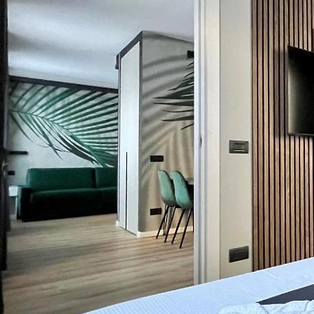 Prestige Duomo Apartment - Lake Como Buitenkant foto