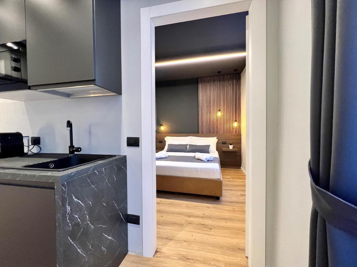 Prestige Duomo Apartment - Lake Como Buitenkant foto
