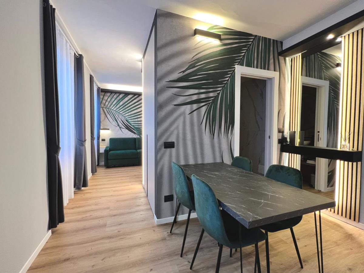 Prestige Duomo Apartment - Lake Como Buitenkant foto