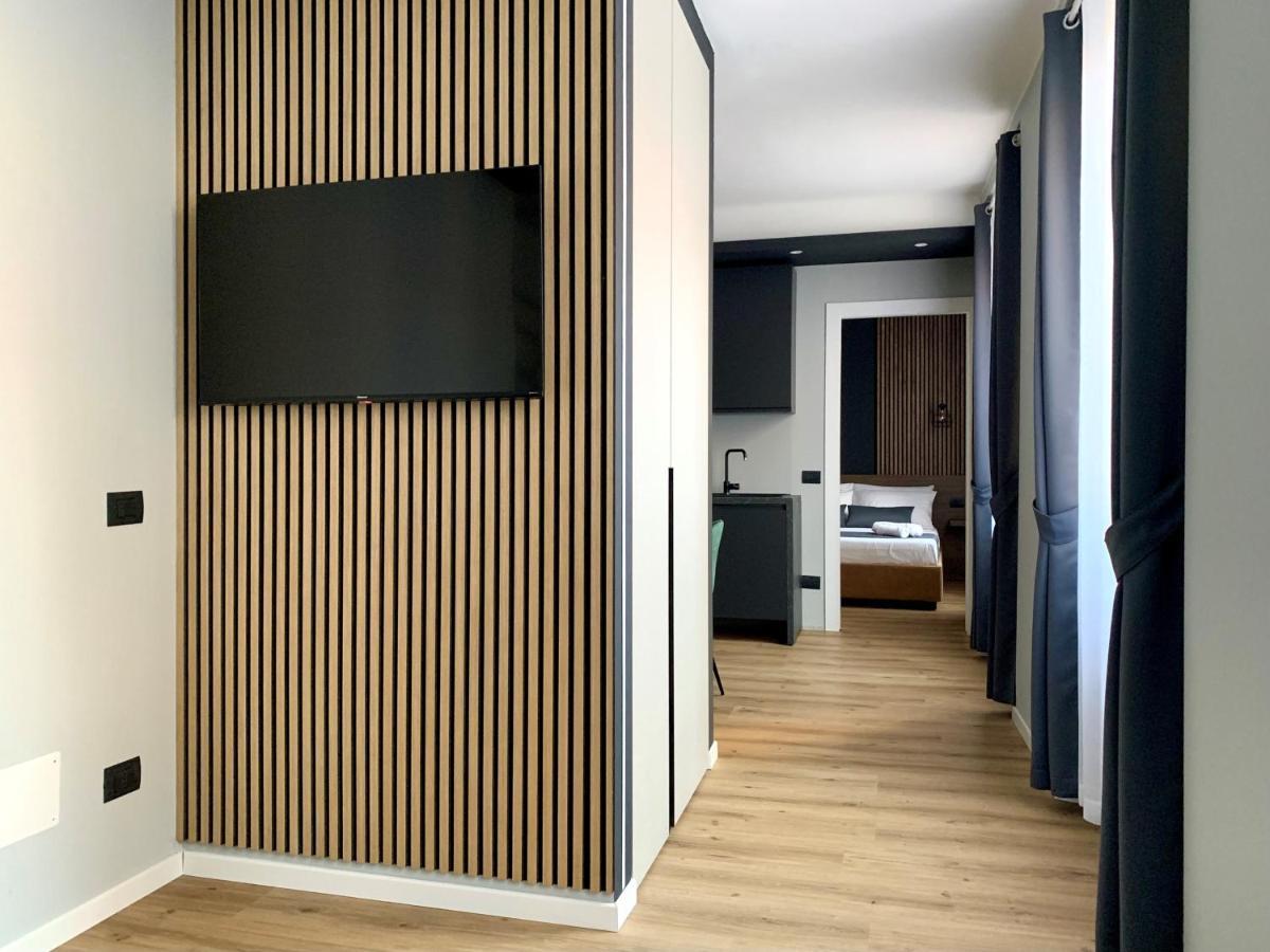 Prestige Duomo Apartment - Lake Como Buitenkant foto