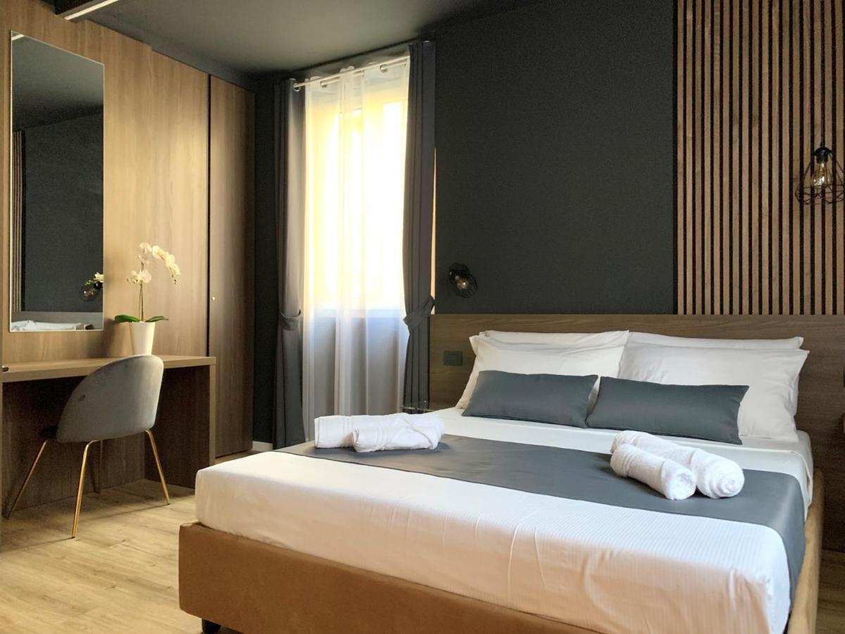 Prestige Duomo Apartment - Lake Como Buitenkant foto